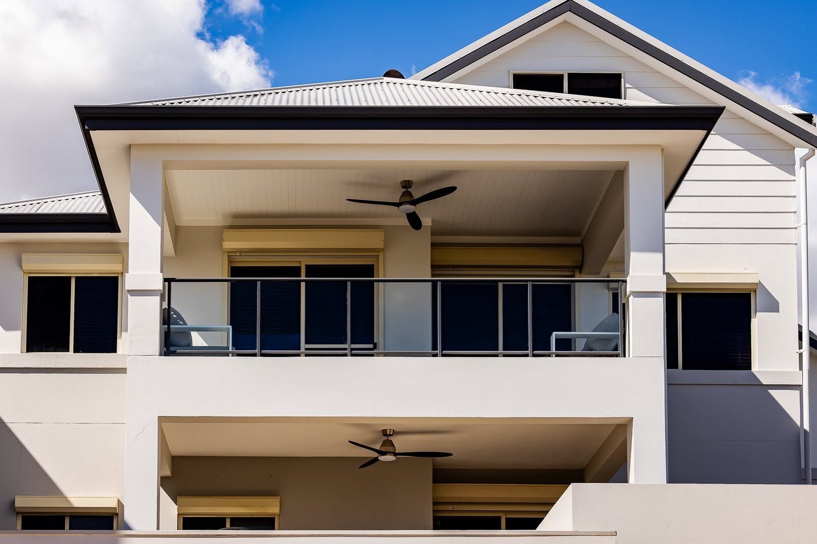Rendered coastal home in Hillarys with a fresh, salt-resistant exterior finish